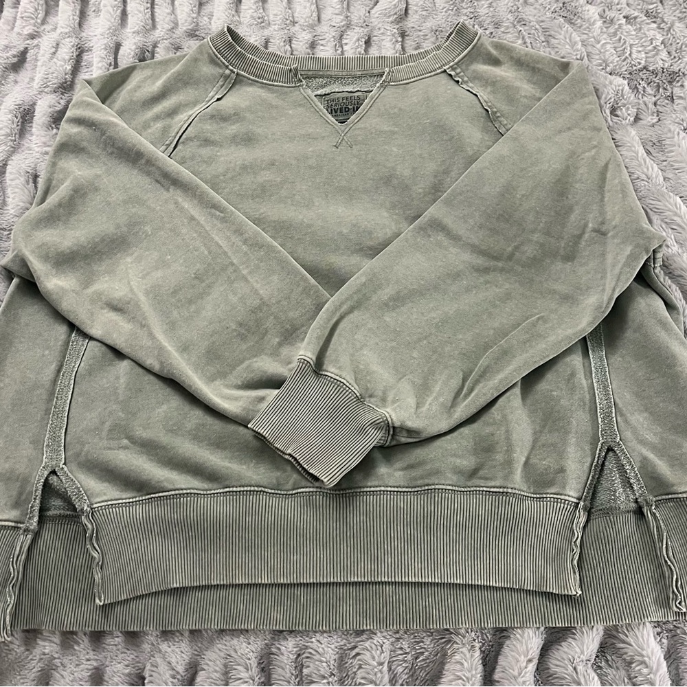 Women’s AE sweatshirt